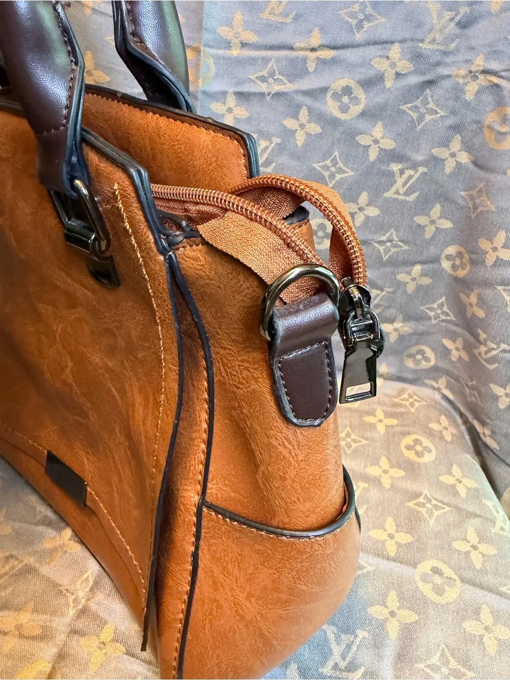 Bueno versatile tan